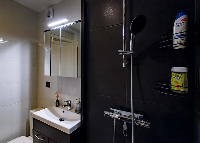 Artist Latin Quarter *